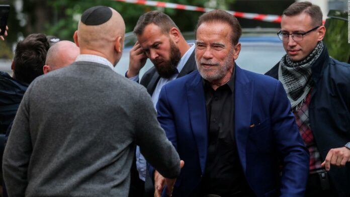 A Arnold Schwarzenegger le gustaría acabar con el antisemitismo y el odio