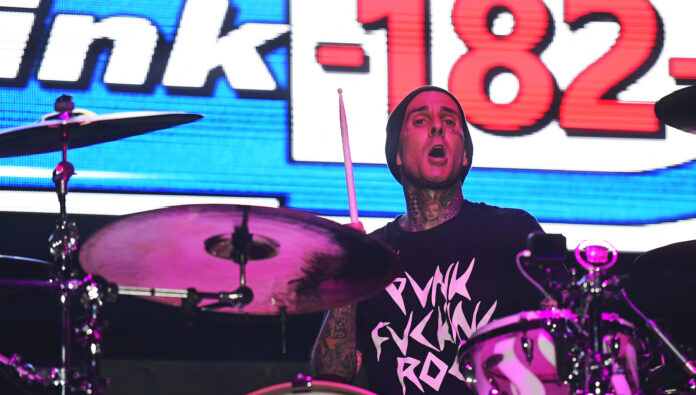 Blink-182 pospone su gira por Latinoamérica luego que su baterista, Travis Barker, se lesionara un dedo