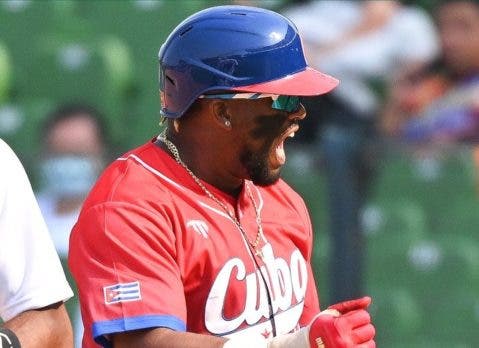 Cuba logra primera victoria en Clásico Mundial de Béisbol