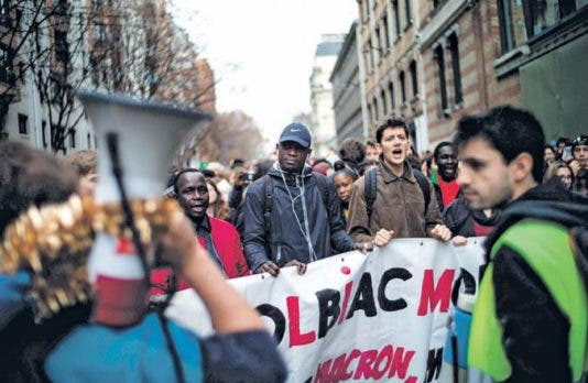 Protestas antigubernamentales se generalizan en Francia
