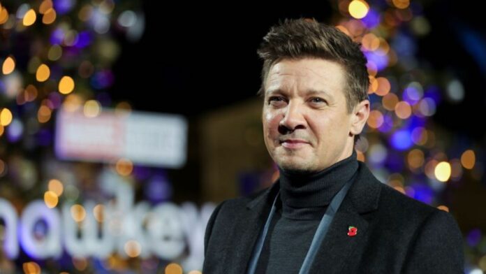 El médico de Jeremy Renner dice que la maquina quitanieves pasó a milímetros de un órgano vital y de un nervio importante