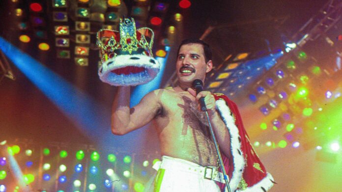 Subastan los objetos personales de Freddie Mercury