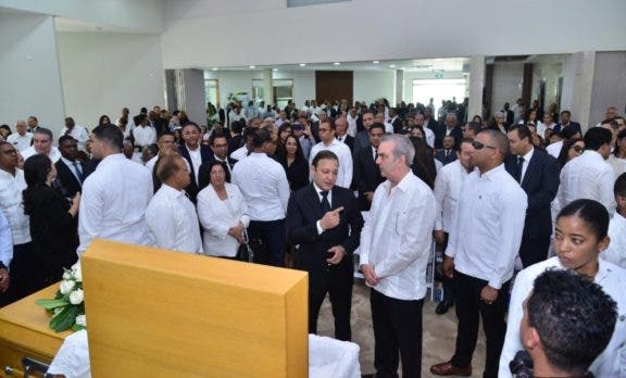 Video: Presidente Abinader acude a expresar condolencias a Abel Martínez