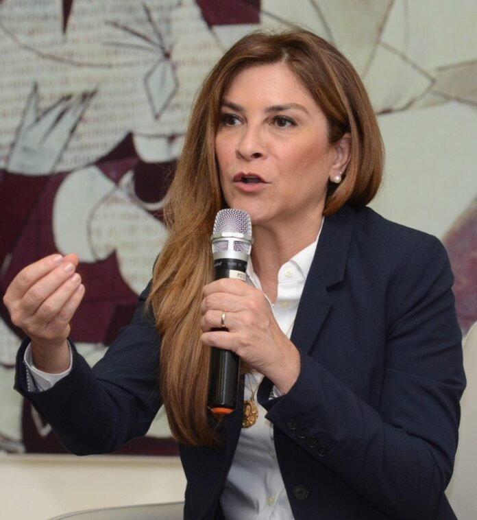 Carolina Mejía califica de desafortunadas declaraciones de Ceara Hatton