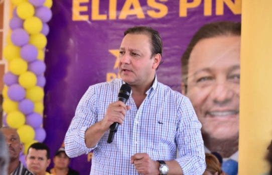 Abel Martínez juramenta dirigentes que renuncian del PRM