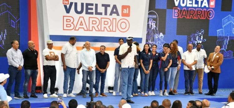 José “El Grillo” Vargas” le tocó hablar de parte de los atletas que apoyaron de manera masiva el programa “De vuelta al barrio”.