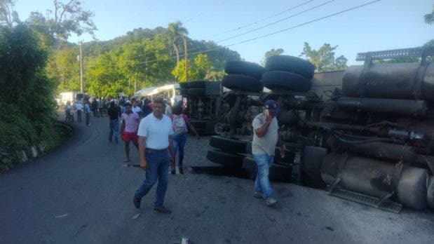 Hato Mayor al menos tres estudiantes muertos en accidente entre