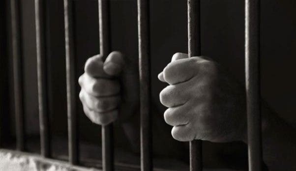 Hombre denuncia lleva 3 años preso por desalojar inquilina