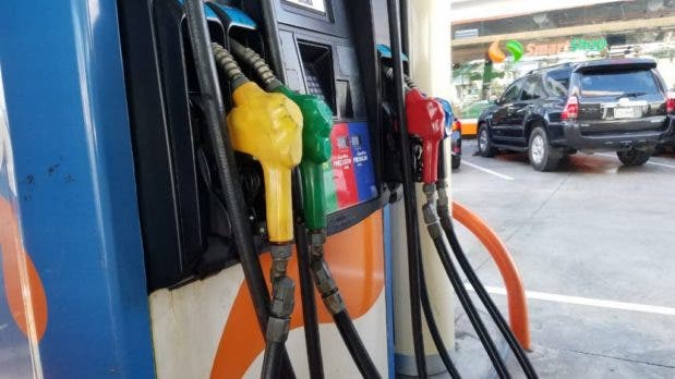 ¡Por fin! Precios de los combustibles bajan hasta 3 pesos