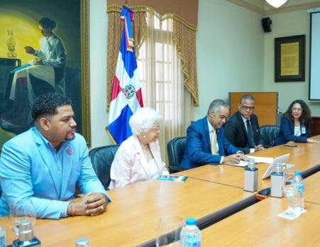 1686781457 626 Santos Echavarria firma declaracion de compromiso para modelo de integridad