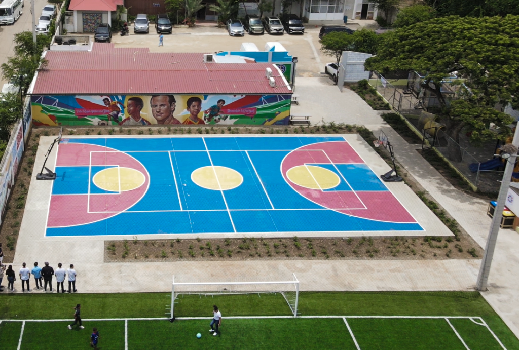 1687283715 971 Grupo Mejia Arcala inaugura dos canchas en Santiago