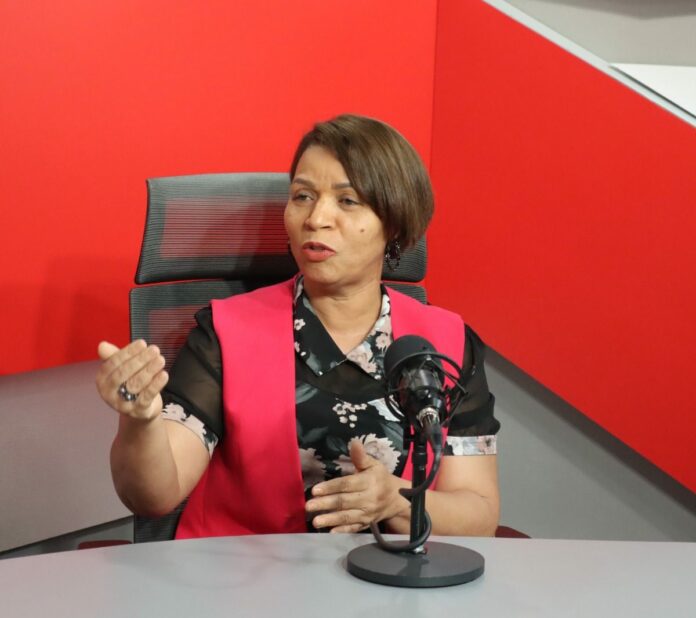 Psicóloga afirma rapidez de la gente ha creado una sociedad «pre empacada»