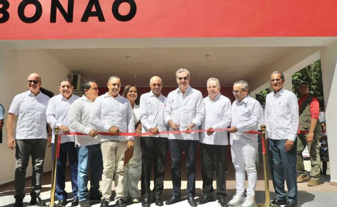 Abinader inaugura decenas de obras en provincias del Cibao
