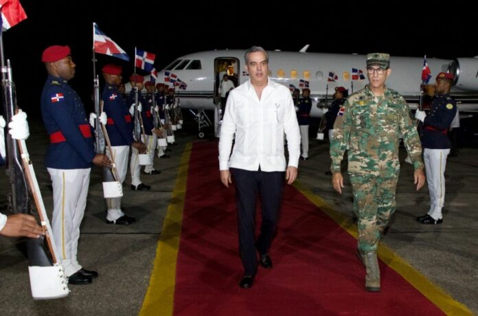 Abinader regresa al país tras participar en LVII Cumbre de Jefes de Estado y de Gobierno del SICA