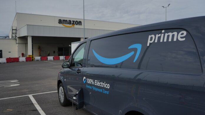 Demandan a Amazon por suscribir clientes en Amazon Prime sin su consentimiento