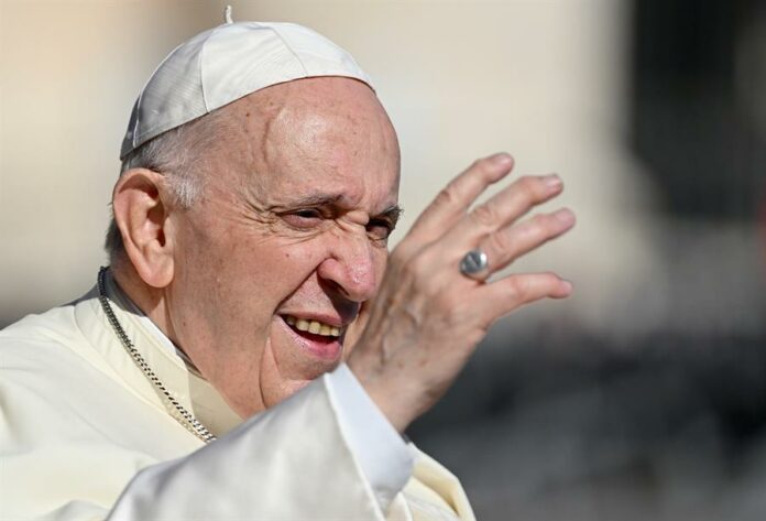 El papa se reunió con 200 artistas de todo el mundo y les pidió dar voz a los pobres