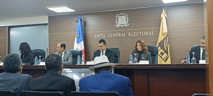 JCE auditará escáneres utilizados en elecciones pasadas y que se usarán en 2024