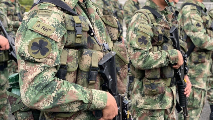 Se suicida un militar y otro muere por un disparo accidental en Colombia