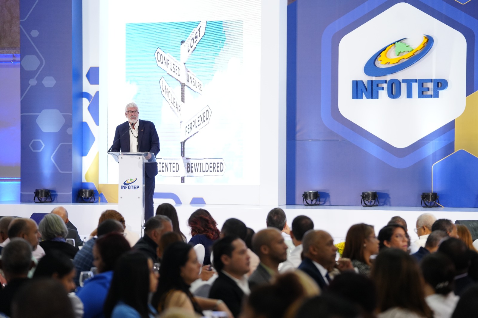 El Infotep revoluciona su modelo docente acorde a retos del futuro 3 Gregorio Luri en la conferencia ante ms de tres mil docentes del INFOTEP