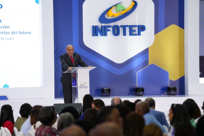 Rafael Santos Bada director general del INFOTEP 10