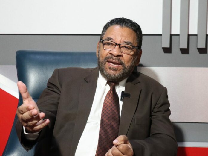 Optómetra advierte más de 40 % del estudiantado de RD podría tener problemas de la visión tras la pandemia