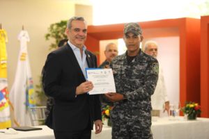 1689370632 993 Abinader encabeza graduacion de 757 policias en derechos humanos y