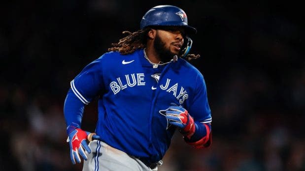 Vladimir Jr. pega grand slam en triunfo Azulejos