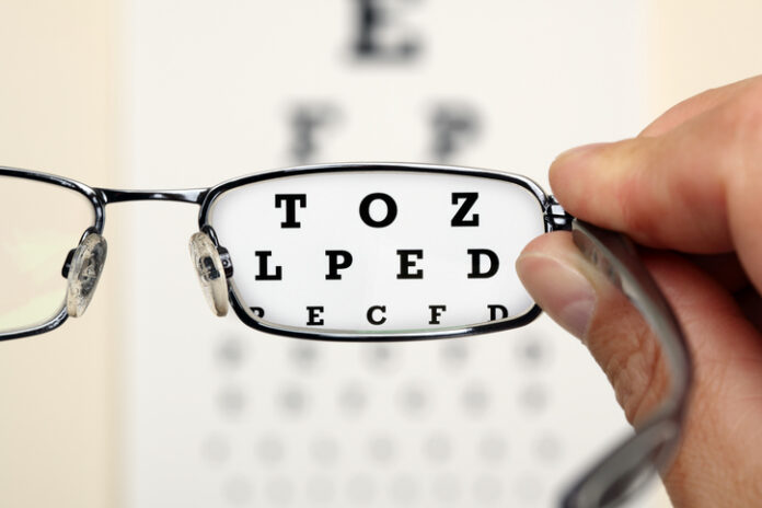 Optometrista revela personas con baja visión podrían recuperarse con terapias