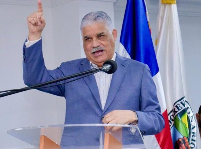 Miguel Vargas advierte sobre peligro de censura y violación a libertad de prensa