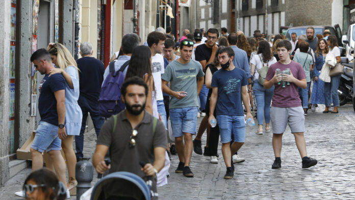 Adiós a los desnudos: las despedidas de soltero en el punto de mira de una ciudad turística española