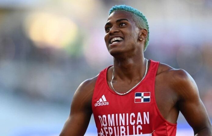 Dominicano Ogando derrota al norteamericano Knighton en los 200 metros