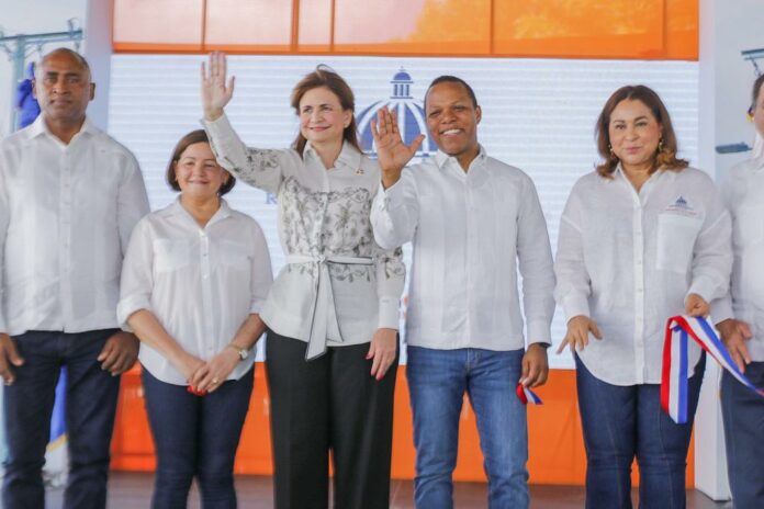 Edesur inaugura cuatro proyectos eléctricos en San Cristóbal y Baní con una inversión de RD$889 millones