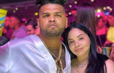 El Mayor: 3 meses preventivos para su esposa Carolina Tamayo por violencia intrafamiliar 1 Ministerio Público abre investigación sobre agresión a El Mayor Clásico