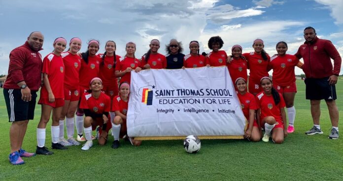 Fútbol Saint Thomas School se destaca en la Galaxy Cup 2023