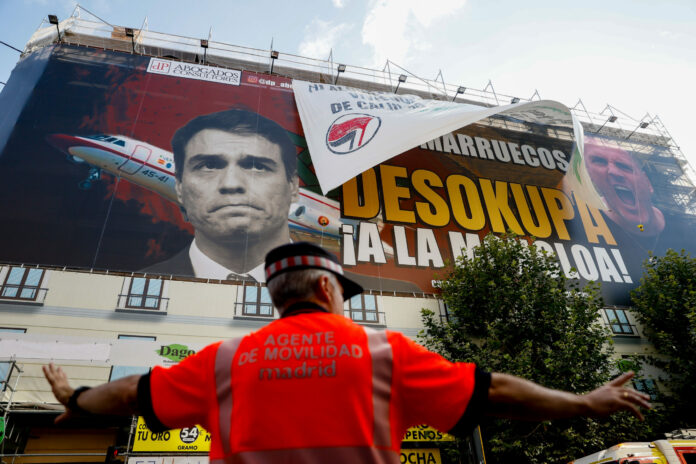 Las pancartas revuelven el debate ideológico en España a diez días de las elecciones