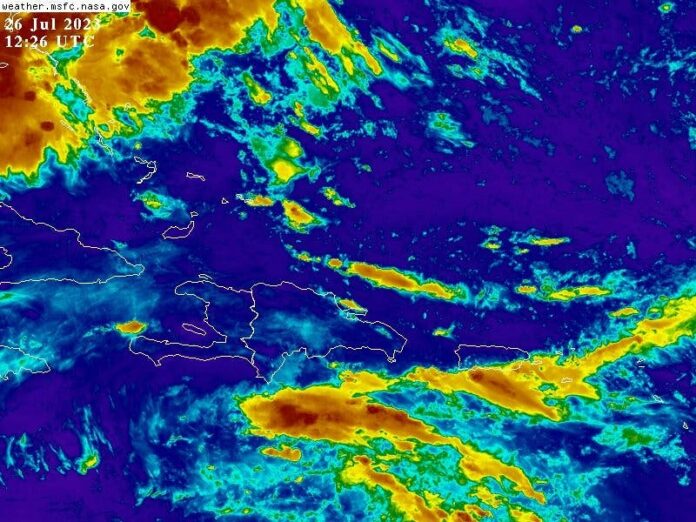 Onda tropical en el Canal de la Mona generará fuertes aguaceros; hay 8 provincias en alerta