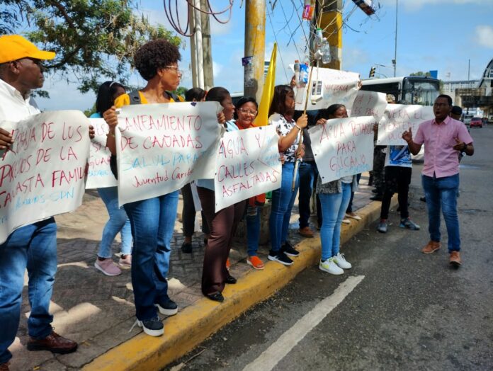 Organizaciones protestan pacíficamente en SDN por reivindicaciones