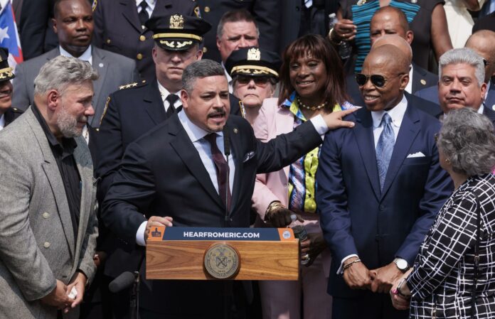 Por primera vez un latino dirigirá la Policía de Nueva York, la mayor del mundo