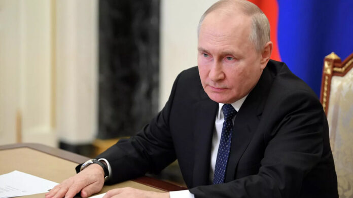 Putin asegura Rusia responderá al atentado contra el puente de Crimea