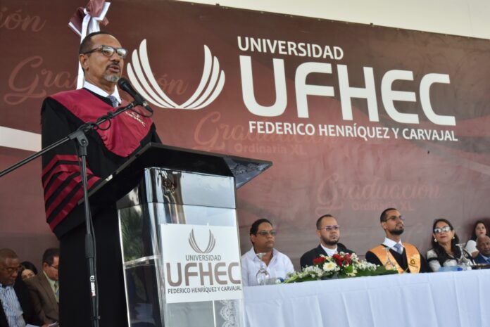 Rector de UFHEC hace un llamado para la construcción de una autopista en el Sur