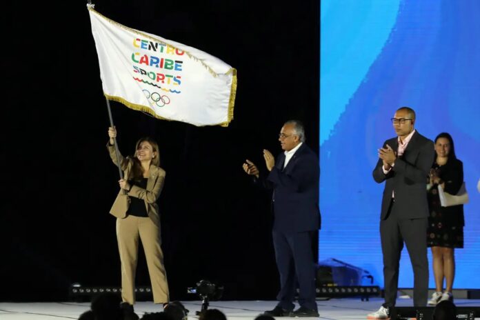 San Salvador pasa la antorcha a Santo Domingo y se despide de los Juegos Centroamericanos y del Caribe