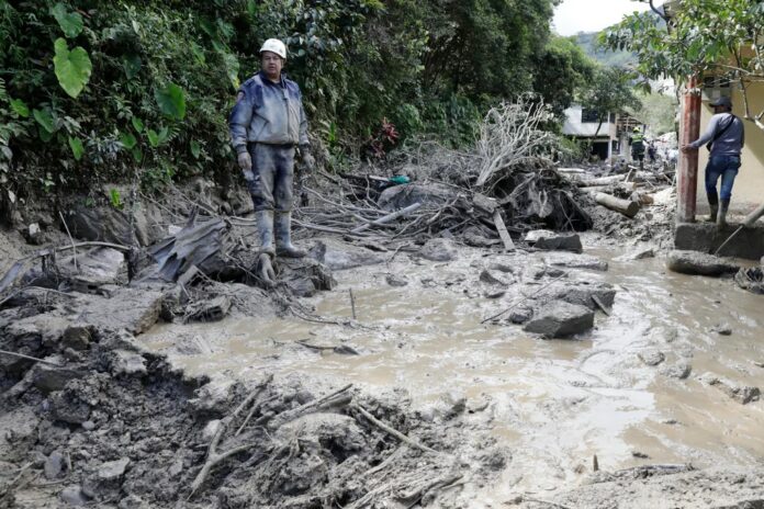 Suben a 26 los muertos por la avalancha en el centro de Colombia y quedan 3 desaparecidos