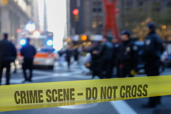Un hombre a bordo de un ciclomotor tirotea a varias personas en Nueva York