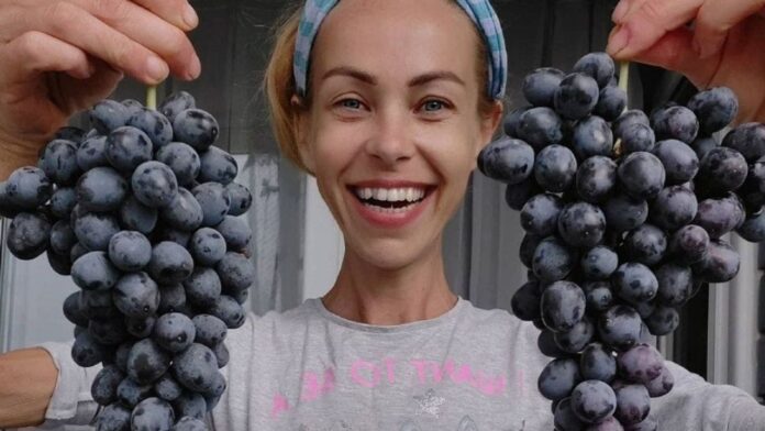 Falleció Zhanna Samsonova, influencer que llevaba años alimentándose sólo de frutas y jugos naturales