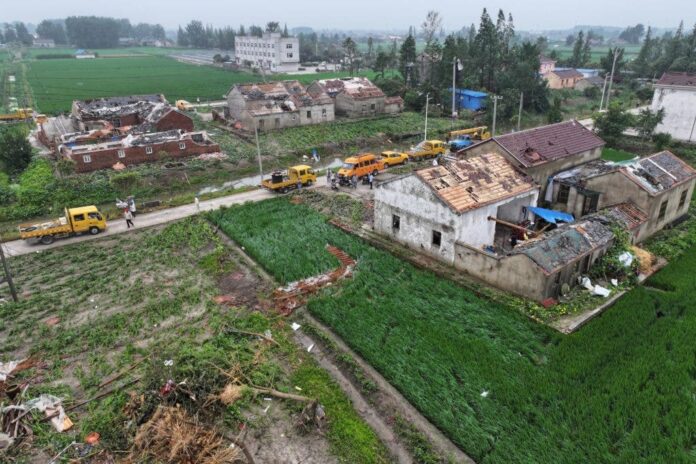 Tornado causa dos muertos y 15 heridos en China