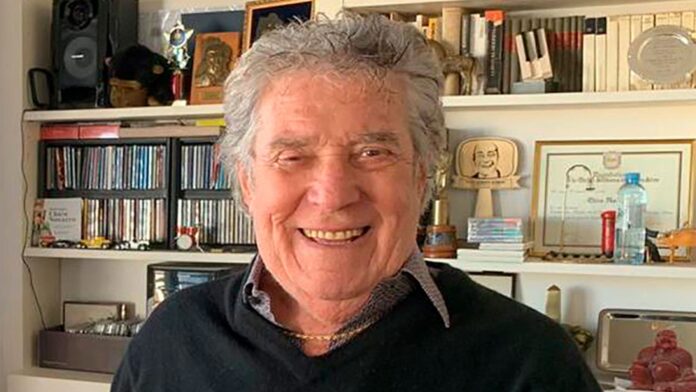 Muere el cantautor argentino Chico Novarro, a los 88 años
