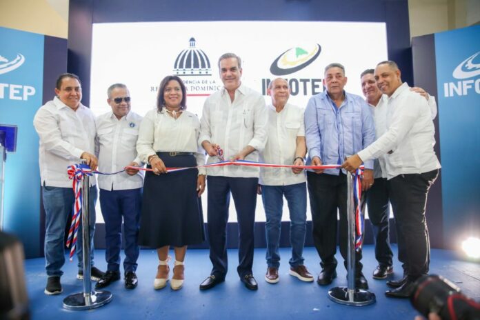 Presidente Abinader inaugura centros técnicos comunitarios de Infotep en Sabana del Puerto y Maimón