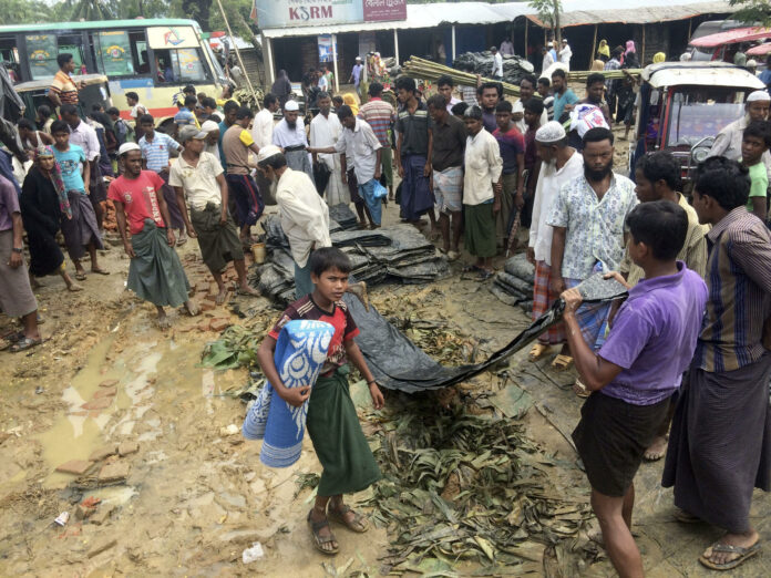 Al menos 17 rohinyás muertos y 33 desaparecidos tras hundirse su barco en bahía de Bengala