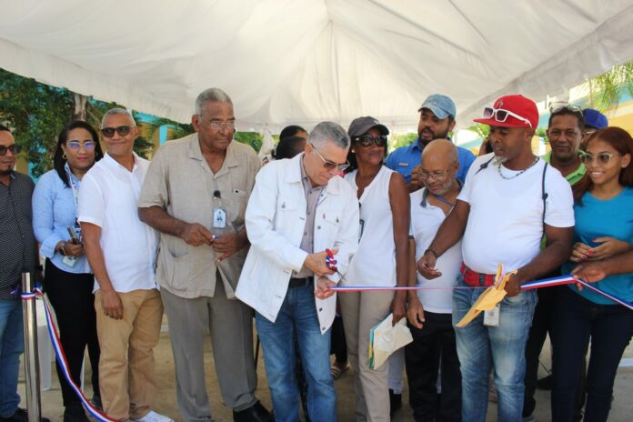 Alcalde Manuel Jiménez entrega lote de obras al sector Nuevo Amanecer
