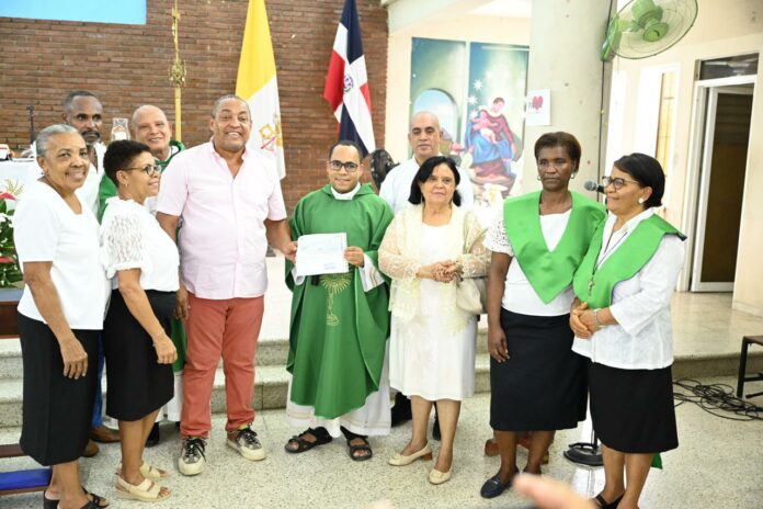 Anuncian alcaldía de SDO trabaja junto a comunitarios el remozamiento de Parroquia de Manoguayabo
